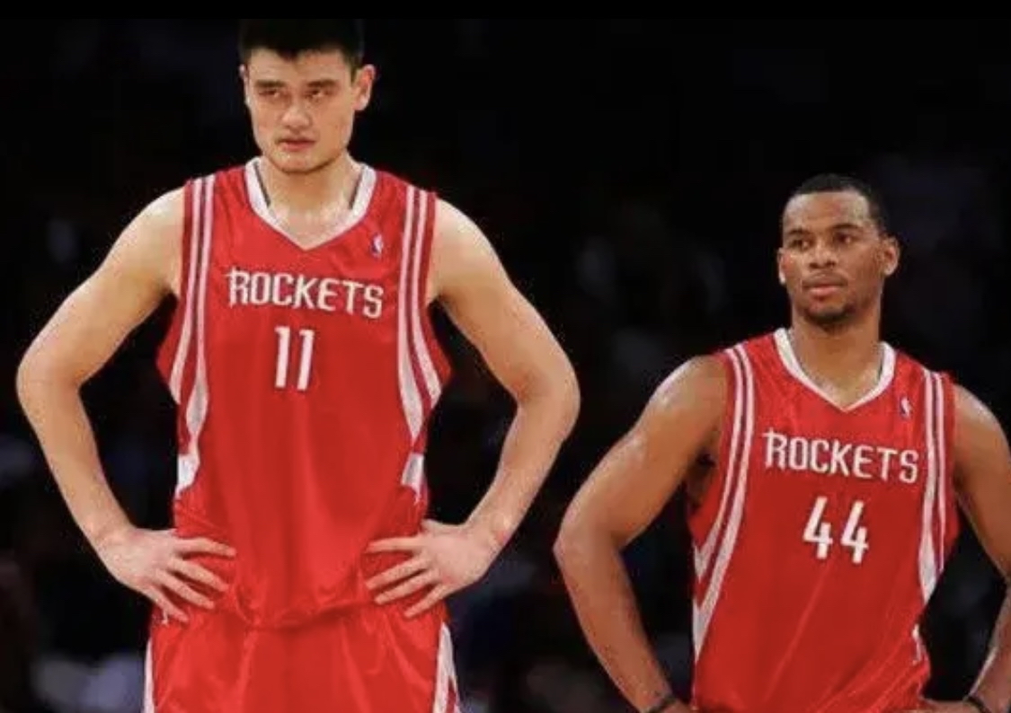 平博娱乐-姚明NBA生涯35个精彩时刻，隔扣邓肯&amp;背打奥尼尔领衔