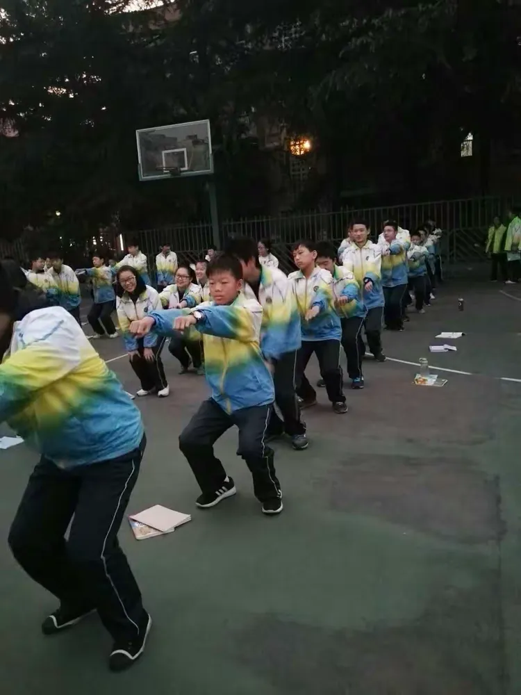 平博体育-包含球员斗志昂扬，对决如潮激情四射的词条
